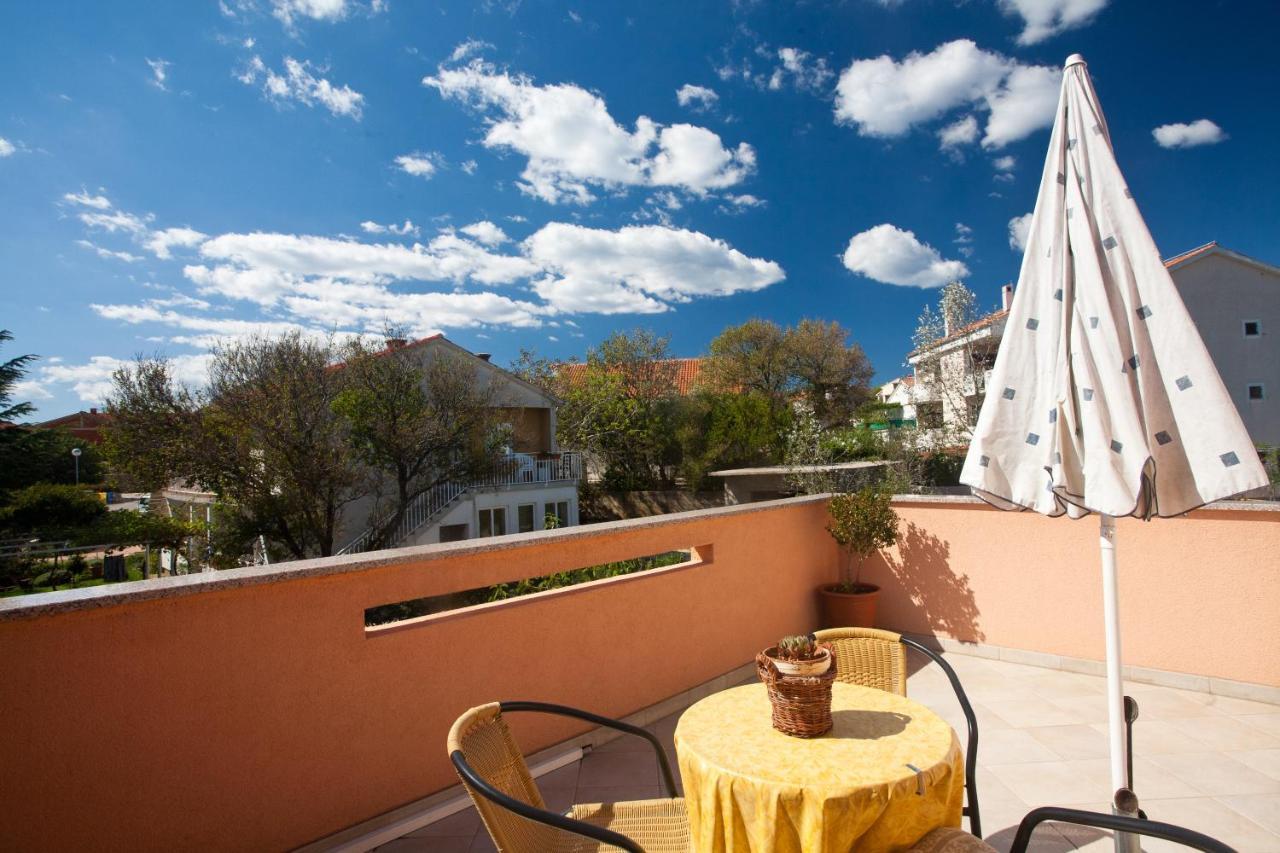 Apartments Glibo Near The Sea And Town Center! Krk Town Exterior foto